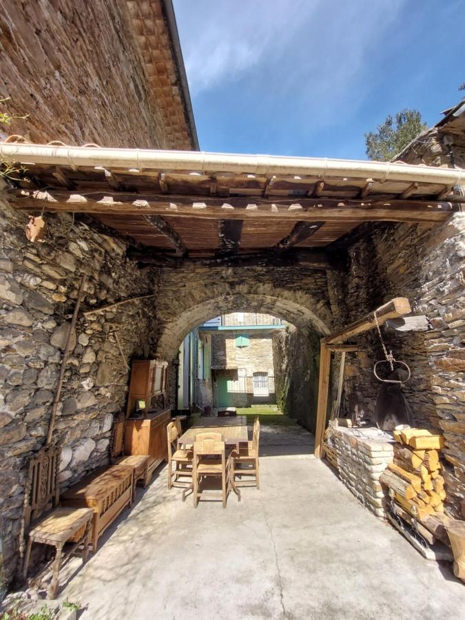 Chambres D'Hotes Dans Mas Avec Jardin En Bord De Riviere Saumane Exterior foto
